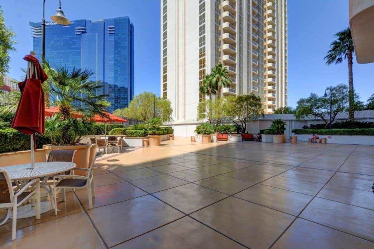 Mgm Signature-23-719 Strip View Jacuzzi Studio Las Vegas Bagian luar foto