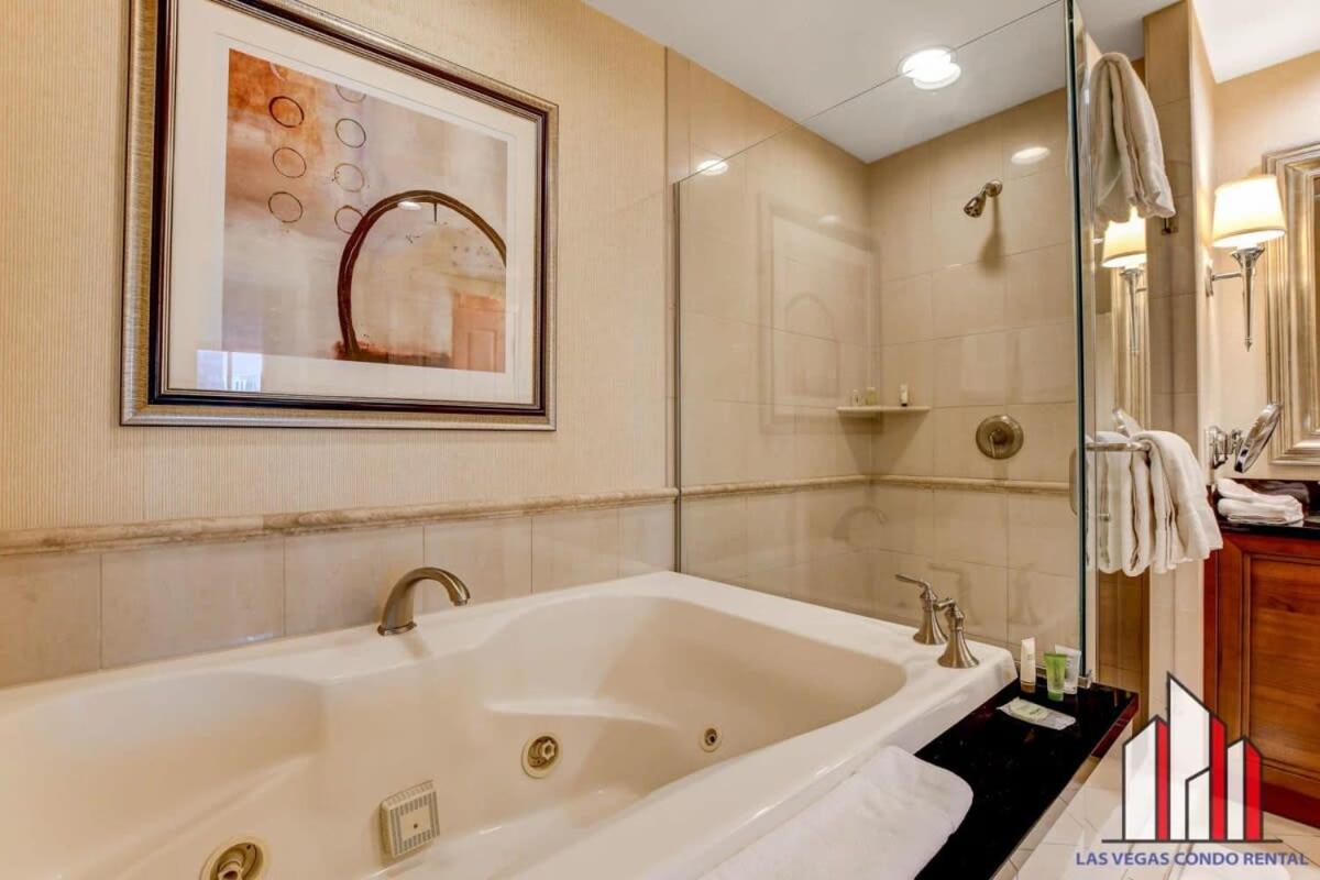 Mgm Signature-23-719 Strip View Jacuzzi Studio Las Vegas Bagian luar foto